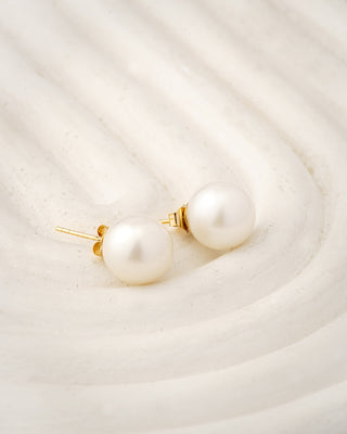 18 Karat Freshwater Pearl Earrings