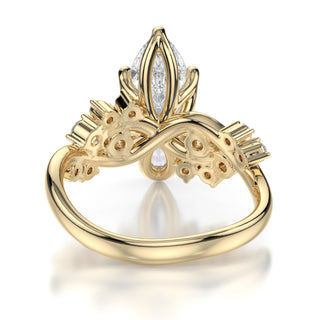 18 Karat Marquise Vine Engagement Ring Set